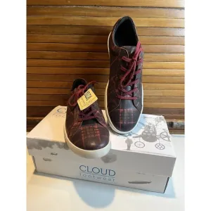 Women's Cloud Footwear Bordeaux Chess Size 38 New In Box (Damaged Box) Plaid Red