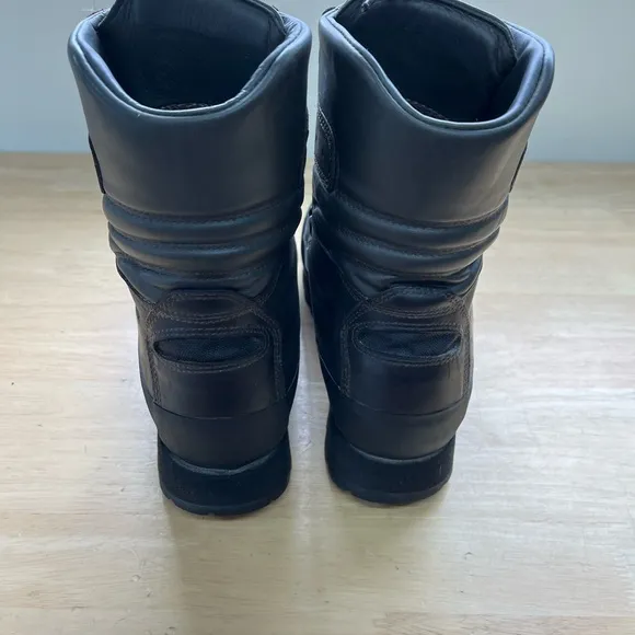 Women’s Kenetrek Mountain Extreme size 10 Medium Non Insulated