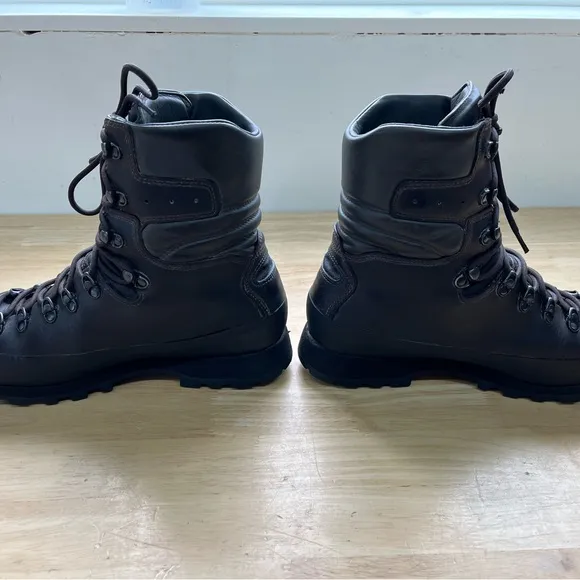 Women’s Kenetrek Mountain Extreme size 10 Medium Non Insulated