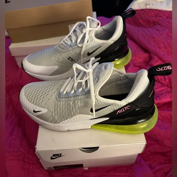 WOMEN'S NIKE AIR MAX 270 CASUAL SHOES