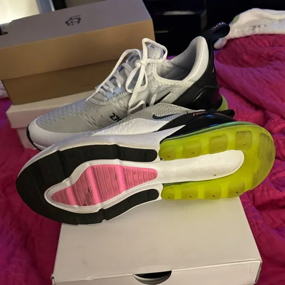 WOMEN'S NIKE AIR MAX 270 CASUAL SHOES