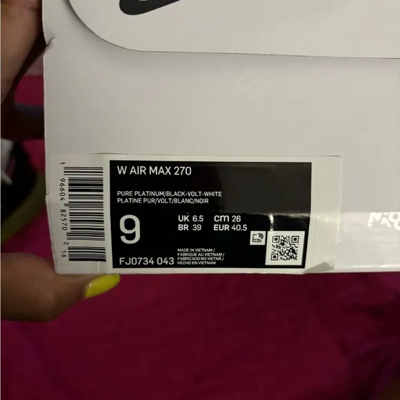 WOMEN'S NIKE AIR MAX 270 CASUAL SHOES