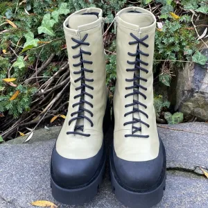 WOMENS PALOMA BARCELO ARMY  GREEN LEATHER COMBAT BOOTS - 9 - NEW !