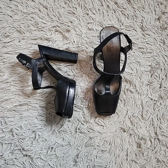 Womens Prada Black Heels T Strap Peep Toe Size 37.5 Leather Chic Shoes Pumps