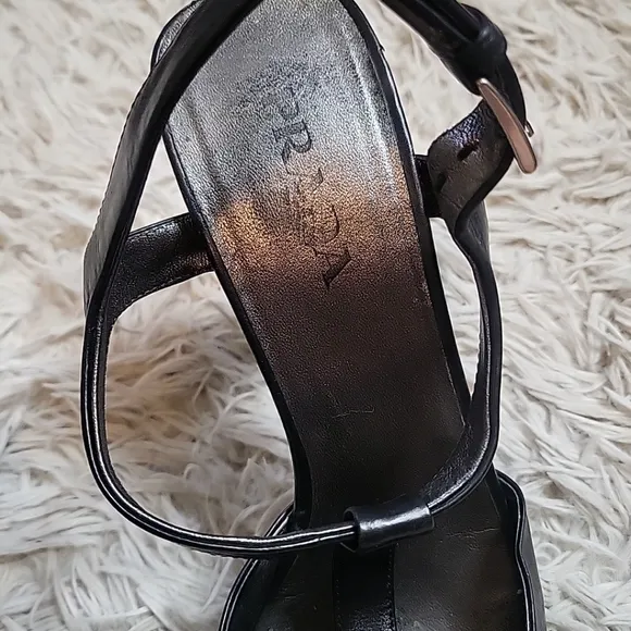 Womens Prada Black Heels T Strap Peep Toe Size 37.5 Leather Chic Shoes Pumps