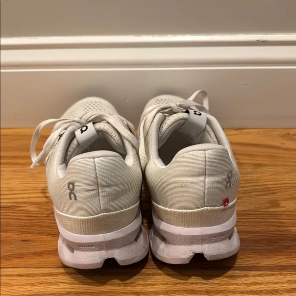 WOMENS size 8 On Cloudsufer Running Athletic Shoes