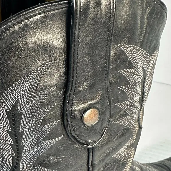 WOMENS SIZE 9M CORRAL BOOTS
