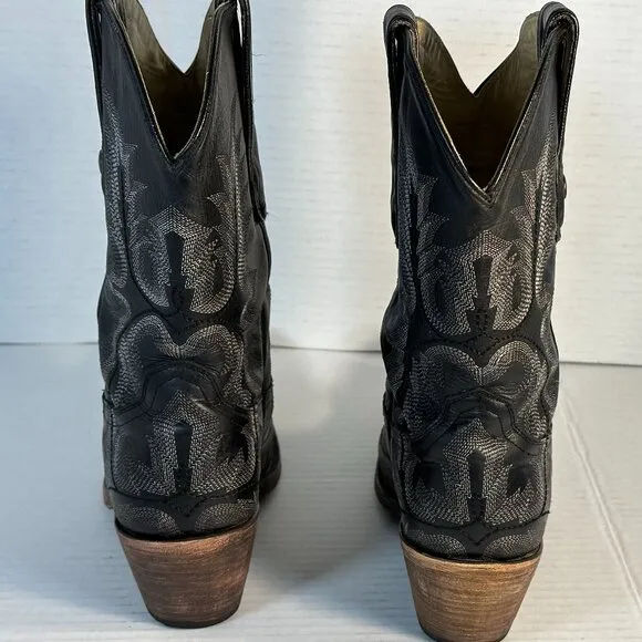 WOMENS SIZE 9M CORRAL BOOTS