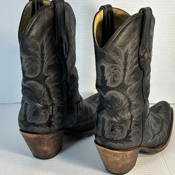 WOMENS SIZE 9M CORRAL BOOTS