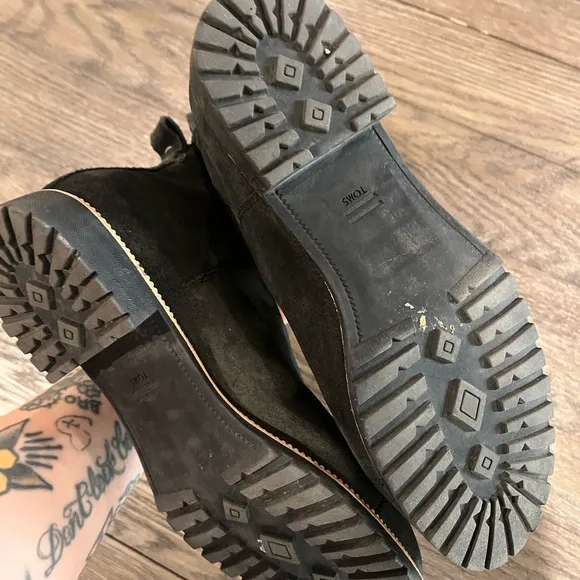 Women’s Toms Black Suede Ankle Boots size 8.5