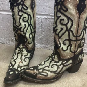 Women's Western Boots with Black and Cream Design