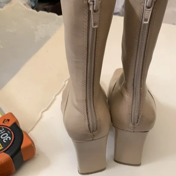Y2K AMANDA SMITH CREAM COLOR BLOCK HEEL BOOTS