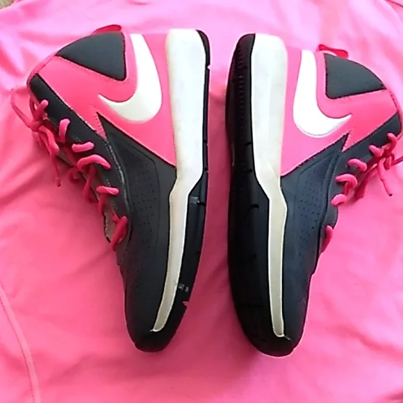 Youth Nike Team Hustle D7 pink and grey athletic shoes size 6 Youth. Excellent!!