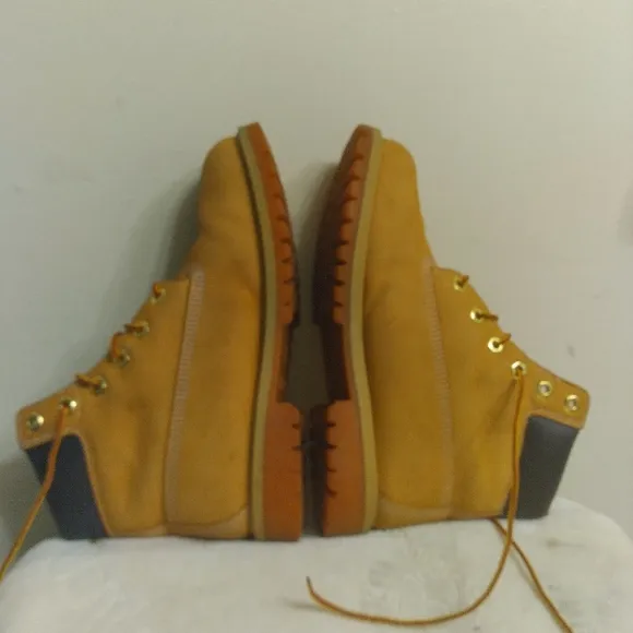 Youth Timberland Classic Tan Work Boots Size 6.5 12909