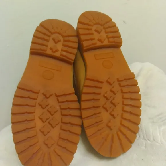 Youth Timberland Classic Tan Work Boots Size 6.5 12909