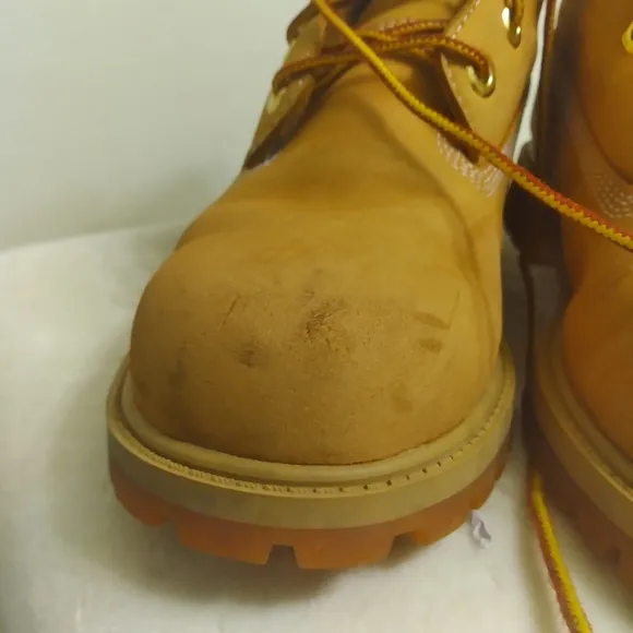 Youth Timberland Classic Tan Work Boots Size 6.5 12909