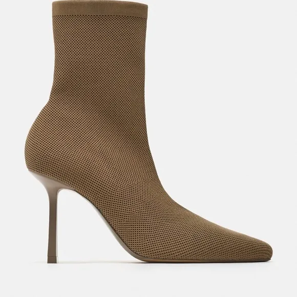ZARA STRETCH FABRIC HEELED ANKLE BOOTS bloggers favorite