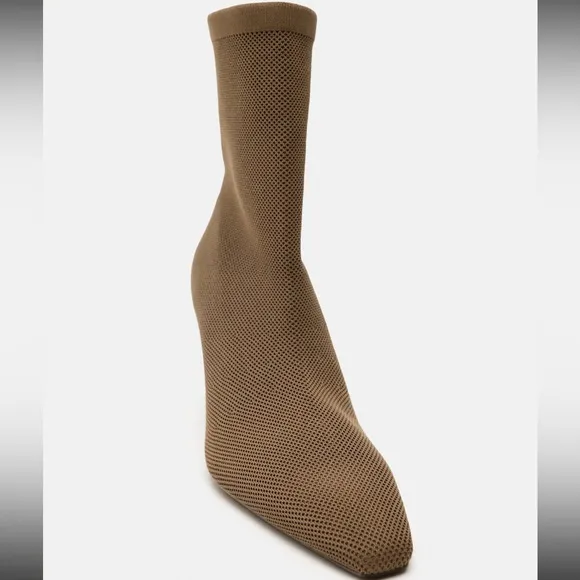 ZARA STRETCH FABRIC HEELED ANKLE BOOTS bloggers favorite