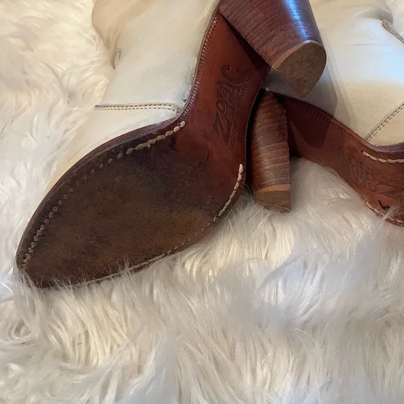 Zodiac Precious Cream 7 1/2 Western Boots with box
